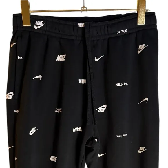 Nike Club Fleece Men's Brushed-Back Allover Print Joggers in Sz L