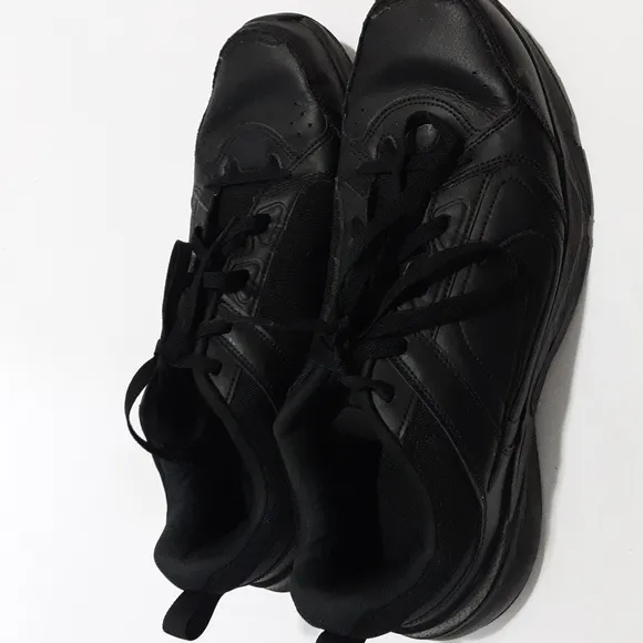 Nike defy all day training sneakers men 13 black work performance outdoor casual