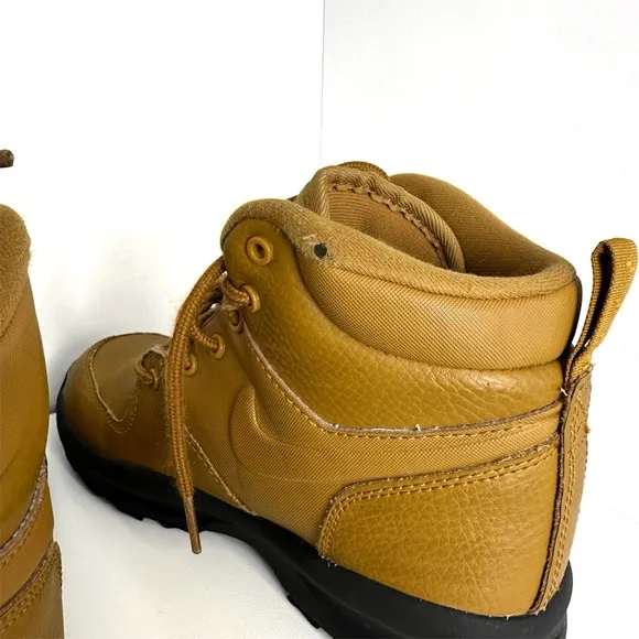 Nike Kids Manoa Boots Leather Yellow Sneakers Size 1Y