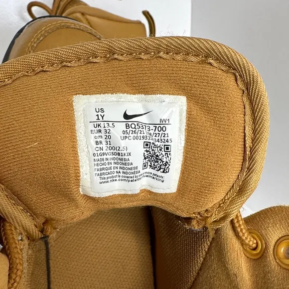 Nike Kids Manoa Boots Leather Yellow Sneakers Size 1Y
