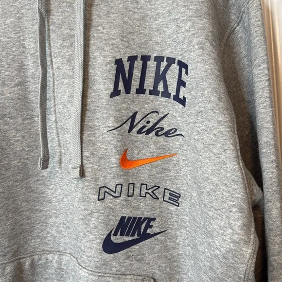 Nike Men’s Club Fleece Stacked Logo Hoodie Gray XL
