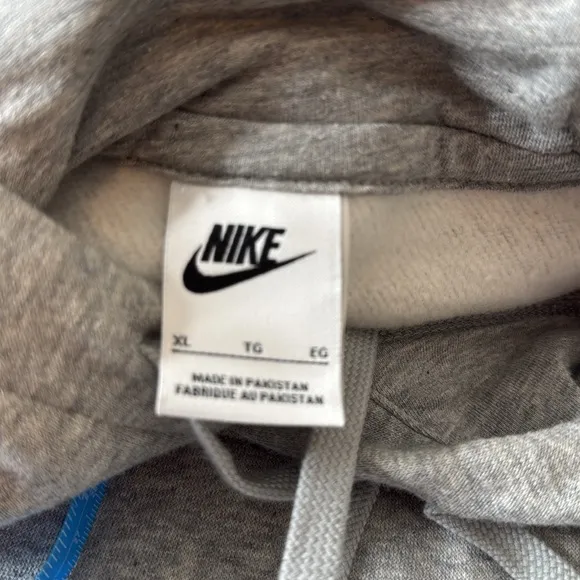 Nike Men’s Club Fleece Stacked Logo Hoodie Gray XL