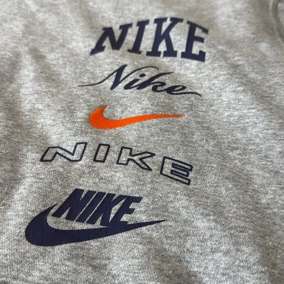 Nike Men’s Club Fleece Stacked Logo Hoodie Gray XL