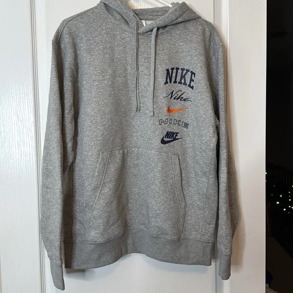 Nike Men’s Club Fleece Stacked Logo Hoodie Gray XL