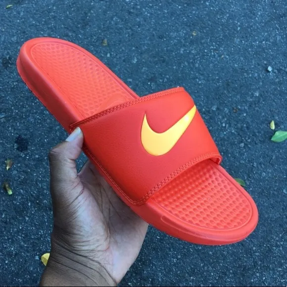 NIKE ORANGE BENASSI SWOOSH SLIDES TEAM LASER GOLDEN GOLD NWT