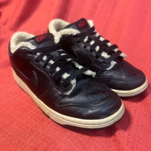 NIKE Rare Dunk Low 6.0 Women's 8/Mens 6.5 454760-001, EUC