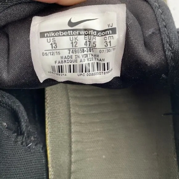 Nike Roshe Run Tech Fleece Cargo Khaki Green Sneakers Men’s Size 13 749658-301