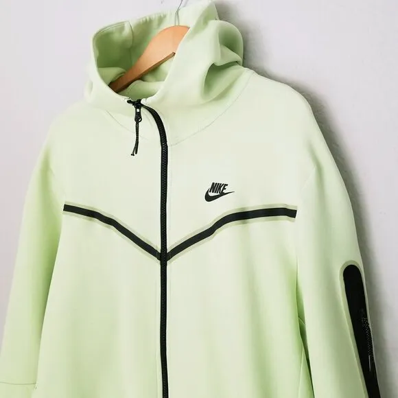 Nike Sportswear Men's L Tech Fleece Full-Zip Hoodie in Light Liquid Lime Black