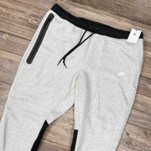 Nike Tech Fleece Joggers Men's Grey Heather Black Size 4XL FB8002-064 New