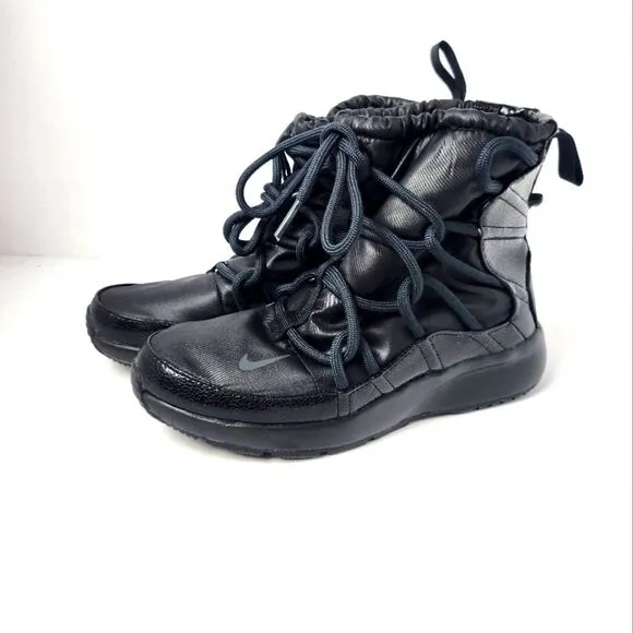 Nike Tanjun High Rise High Top Boots Sneakers Black Size 6 New