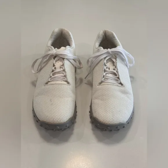NoBull No Bull Turf Trainers, Arctic White w/ Grey Sole Womens 9 Mens 7.5 EUC