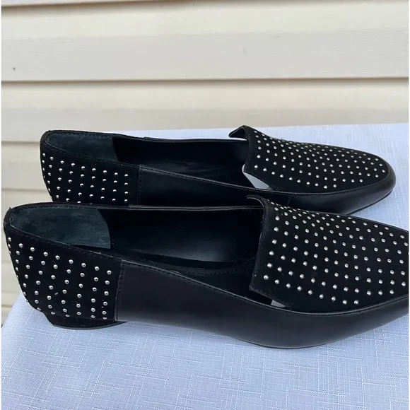Nordstrom Donald Pliner black pointy nose, studded front/back high end shoes,6.5