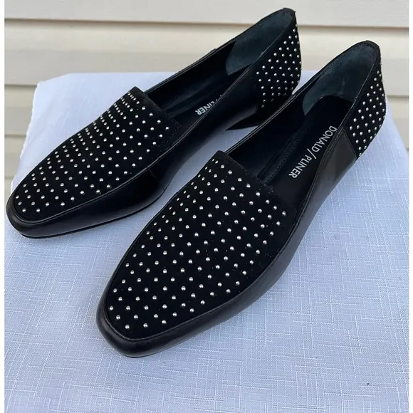 Nordstrom Donald Pliner black pointy nose, studded front/back high end shoes,6.5