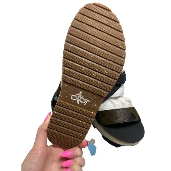 NWB OTBT Sierra Wedge Comfort Sandals in color Mud-sz 6.5