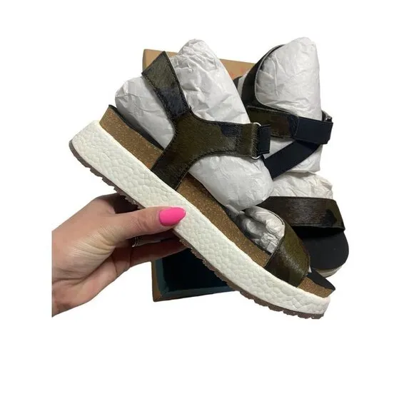 NWB OTBT Sierra Wedge Comfort Sandals in color Mud-sz 6.5