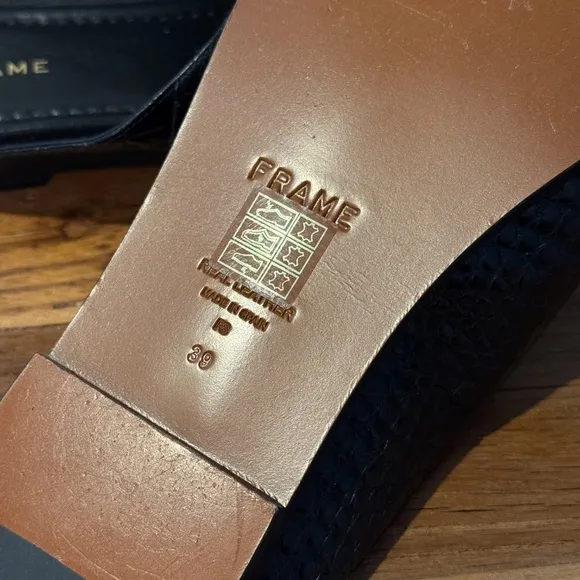 NWOB Frame Le Hewitt Croc-Embossed Leather Slides 39
