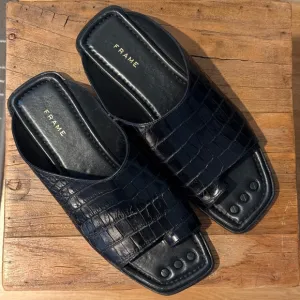NWOB Frame Le Hewitt Croc-Embossed Leather Slides 39