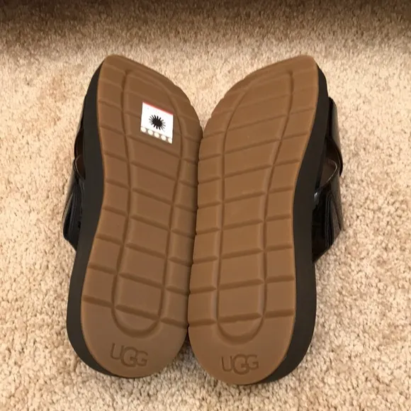 NWOB! UGG size 6.5 black Emily slide sandals