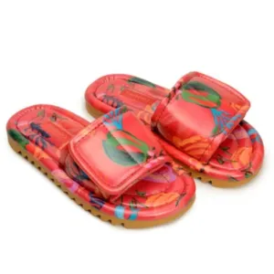 NWOT FARM Rio Puffy Slide Sandals Red Size 9