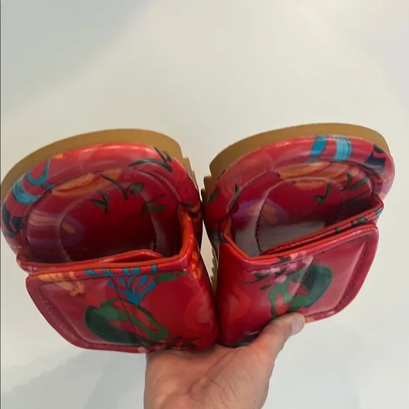 NWOT FARM Rio Puffy Slide Sandals Red Size 9