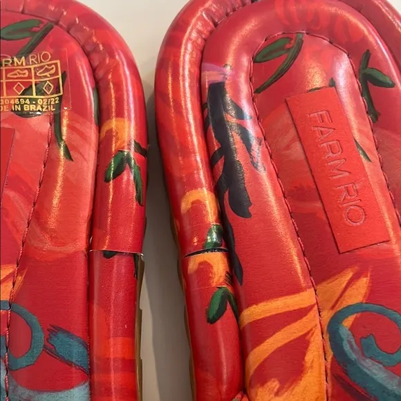 NWOT FARM Rio Puffy Slide Sandals Red Size 9