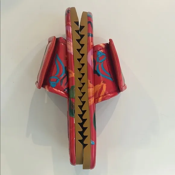 NWOT FARM Rio Puffy Slide Sandals Red Size 9