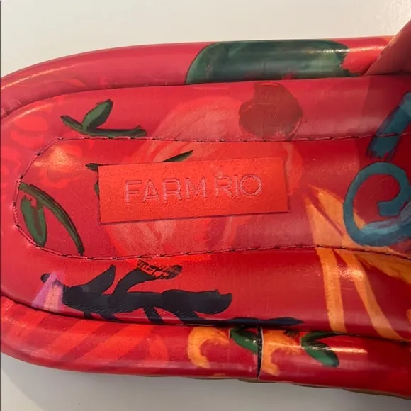 NWOT FARM Rio Puffy Slide Sandals Red Size 9