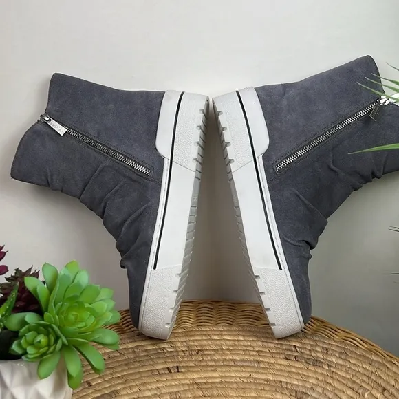 NWOT J/Slides Nila Suede Gray High Top Bootie Sneaker Shoe Platform 8.5