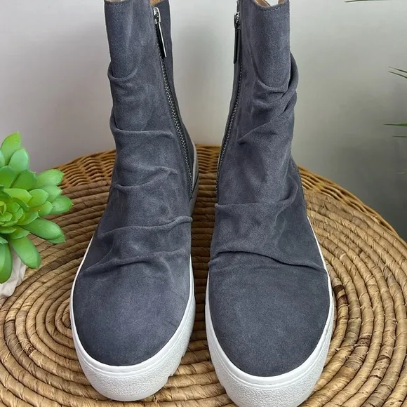 NWOT J/Slides Nila Suede Gray High Top Bootie Sneaker Shoe Platform 8.5