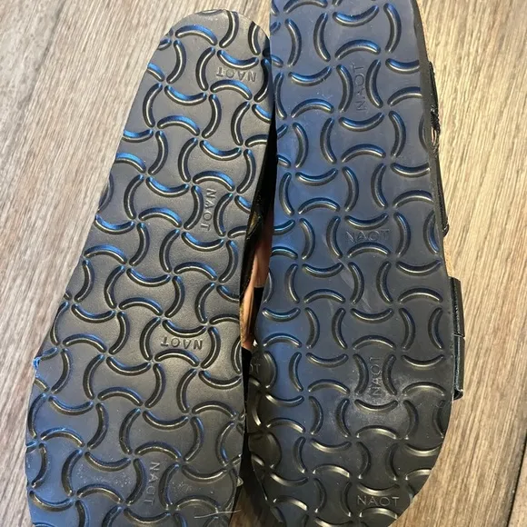 NWOT Naot Black Sandals