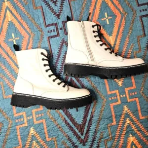 NWOT Sincerely Jules Harley lace up boots