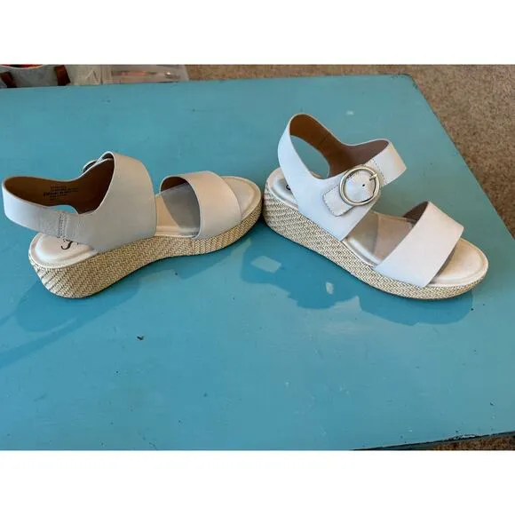 NWOT - SOFFT FAEDRA shoes/sandals; Size 8; supportive, soft footbed; velcro