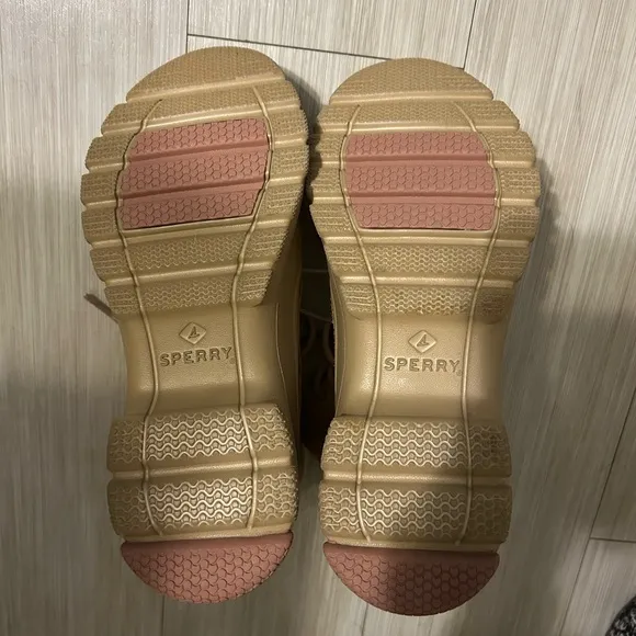NWOT Sperry Duck Float Off White Boots
