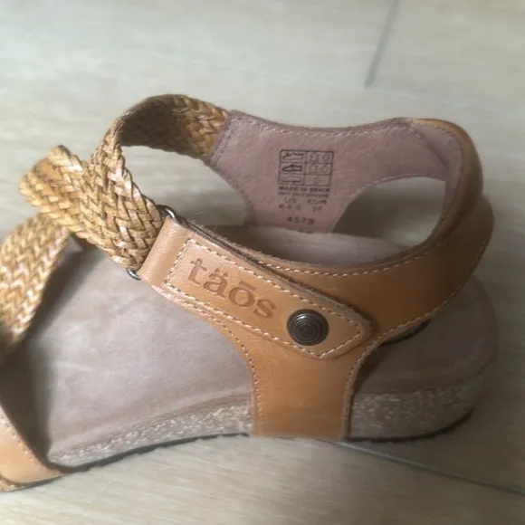 NWOT - Taos Women's Trulie Sandal size 6/6.5 EUR 37