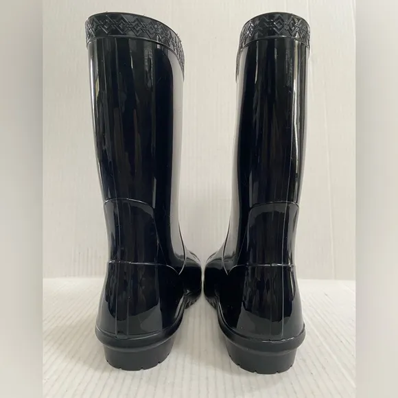 NWOT Ugg Kids Raana Boots Size 4