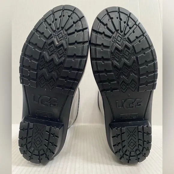 NWOT Ugg Kids Raana Boots Size 4