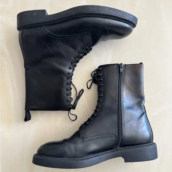 NWOT Vagabond Alex W lace up boots