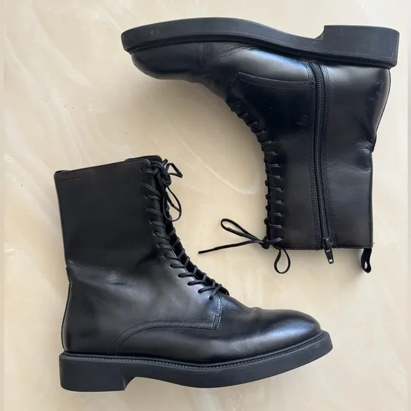 NWOT Vagabond Alex W lace up boots
