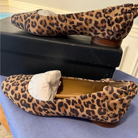 NWT Bernardo Brown and Black Leopard Print Flats