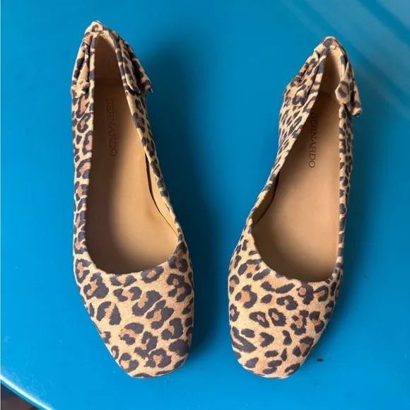 NWT Bernardo Brown and Black Leopard Print Flats
