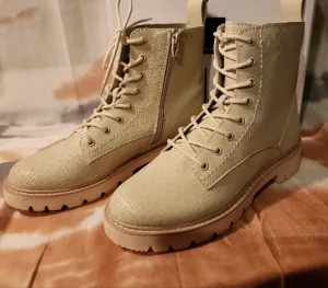 NWT Dolce Vita Ivory Perforated Stella Piker Boot Women's Size 9