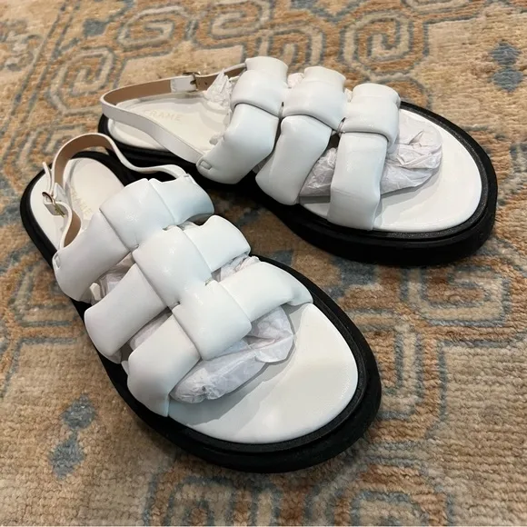 NWT FRAME Le Weston white &amp; black padded faux leather sandals | size 39 / 9