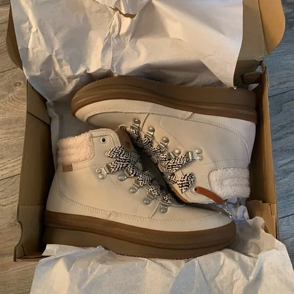 NWT KEDS MIDLAND INSULATED SUEDE WEDGE BOOTS NUBUCK LATTE 9M