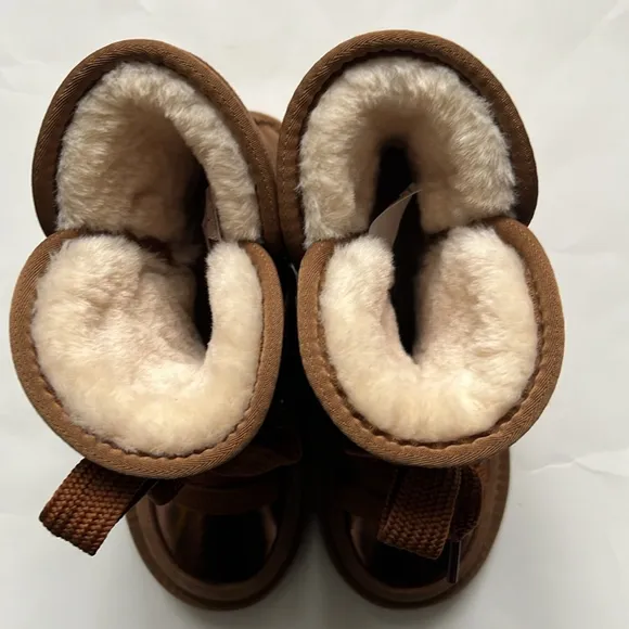 NWT Kuiper Canada Leather Lace Up Booties