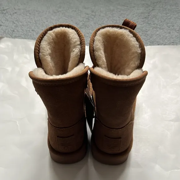 NWT Kuiper Canada Leather Lace Up Booties