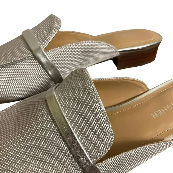 NWT Marc Fisher Namila Silver Tailored Mules Flats Size 7