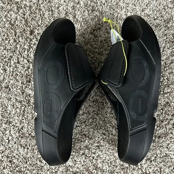 NWT Oofos Men's OOAHH Sport Flex Sandals in Matte Black