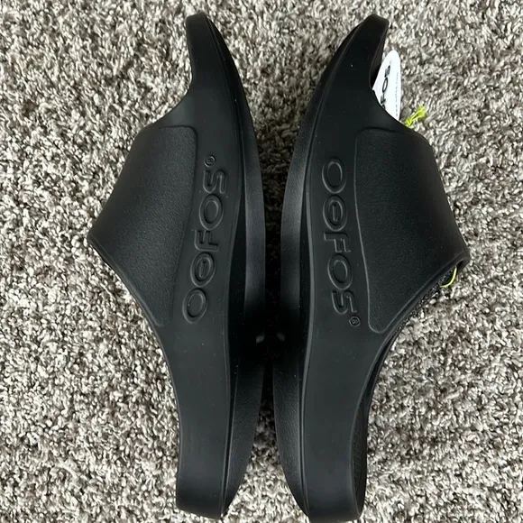 NWT Oofos Men's OOAHH Sport Flex Sandals in Matte Black