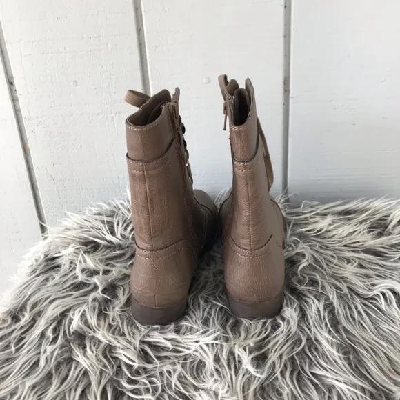 NWT Rampage Jeliana Leather Lace Up Boots
