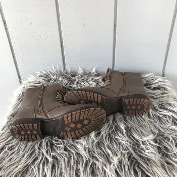NWT Rampage Jeliana Leather Lace Up Boots